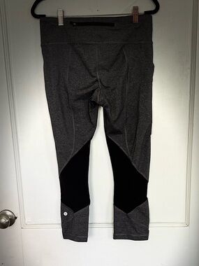 Lulu 7/8 length legging in dark heather gray